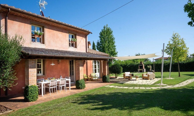 Colle di Compito Villa | Stunning private villa with private pool, A/C, WIFI, TV, veranda and parking, close to Lucca