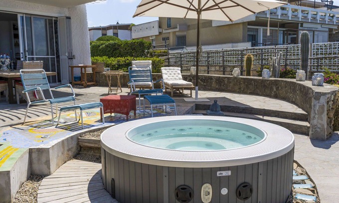 Santa Marinella Villa | Stunning private villa for 8 guests with WIFI, hot tub, A/C, TV, terrace and pets allowed