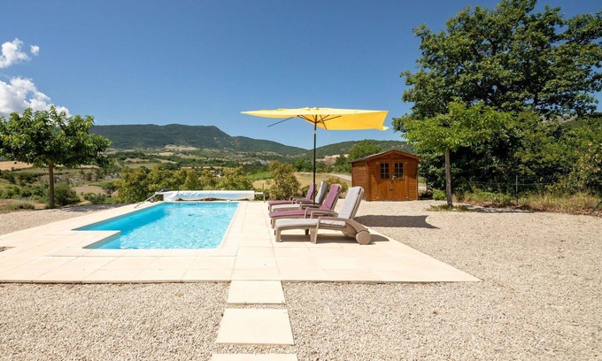 Sainte-Jalle House | Stunning private villa for 6 people with WIFI, private pool, TV, terrace, pets allowed and parking