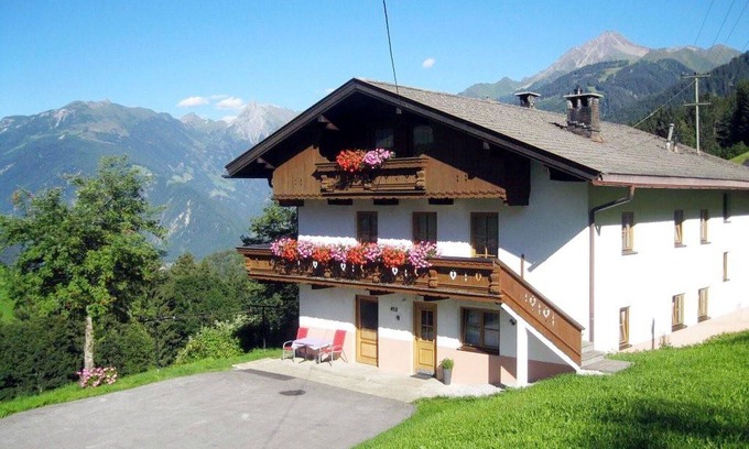 Finkenberg Villa | Stunning private villa for 18 guests with WIFI, TV and terrace