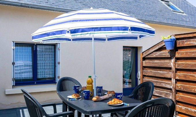 Plounevez-Lochrist House | Stunning private villa for 4 people with WIFI, TV and terrace