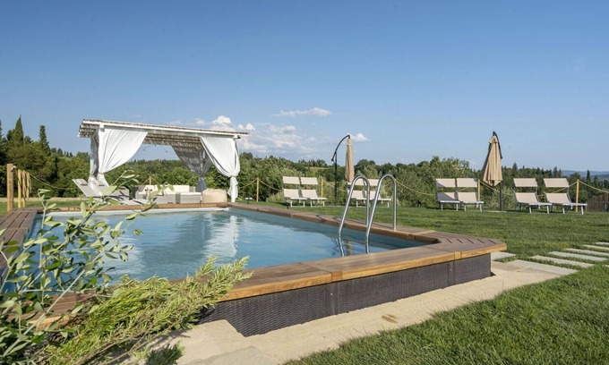 Sorrezzana Villa | Stunning private villa with WIFI, private pool, A/C, TV, patio, pets allowed and panoramic view