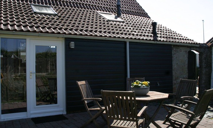 Schoondijke House | Stunning private villa for 4 people with WIFI, TV, terrace and pets allowed