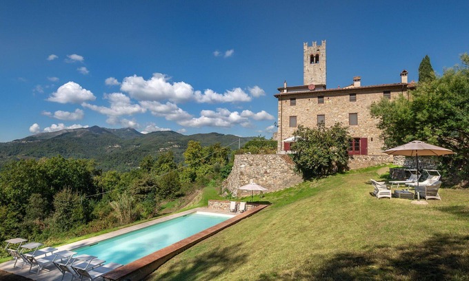 Villabuona Villa | Stunning private villa with private pool, WIFI, TV, patio and panoramic view, close to Lucca