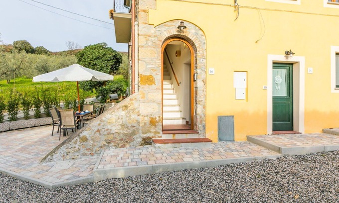 Santa Luce House | Stunning private villa for 6 guests with WIFI, A/C, TV and patio