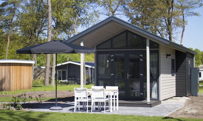 IJhorst House | Stunning private villa for 4 people with WIFI, pool, TV, terrace and parking
