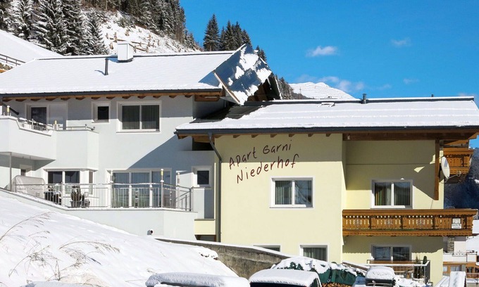Kappl House | Stunning private villa for 20 guests with WIFI, TV and terrace