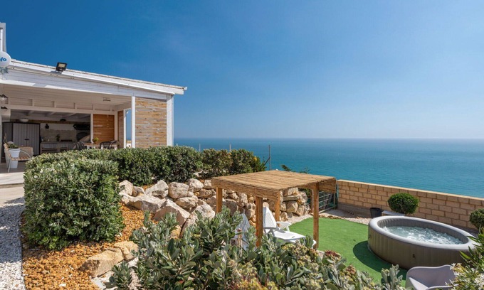 Realmonte Villa | Stunning private villa for 6 people with A/C, WIFI, TV, terrace, pets allowed and panoramic view