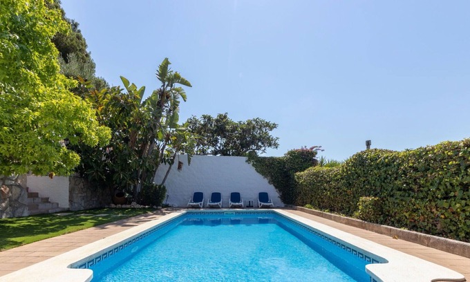 El Castell de Montornes House | Stunning private villa for 8 people with WIFI, private pool, TV, patio and pets allowed