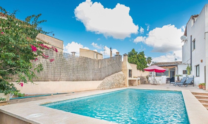 Es Llombards House | Stunning private villa for 4 guests with private pool, A/C, TV, terrace and pets allowed