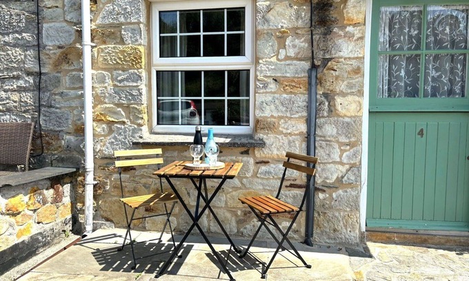 Pentewan House | Stunning private villa for 4 guests with WIFI