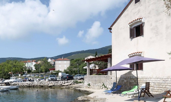Mali Losinj House | Stunning private villa for 13 people with WIFI, A/C, TV, terrace and pets allowed