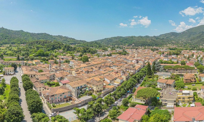 Santa Lucia House | Stunning private villa for 4 guests with TV and patio