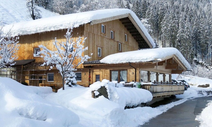 Hippach House | Stunning private villa for 20 people with WIFI, TV and terrace