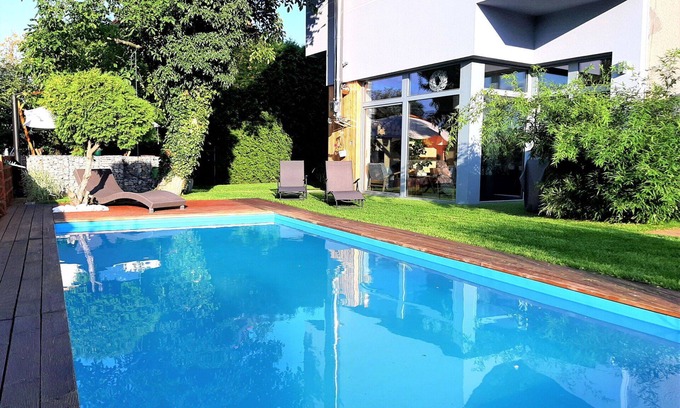 Reporyje House | Stunning private villa for 8 people with WIFI, private pool, TV and patio