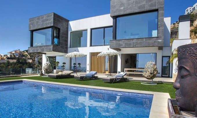 Aduanas Villa | Stunning private villa for 10 people with private pool, WIFI, A/C, TV, terrace and parking