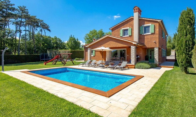 Sumber House | Stunning private villa for 6 guests with A/C, private pool, WIFI, TV and terrace