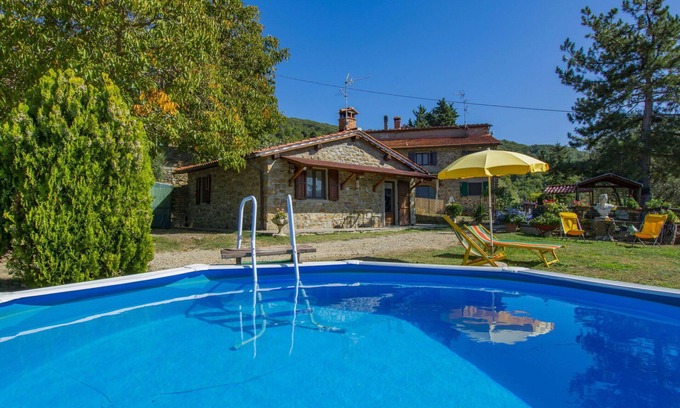 Dicomano House | Stunning private villa for 5 people with private pool, WIFI, hot tub, TV, patio and pets allowed