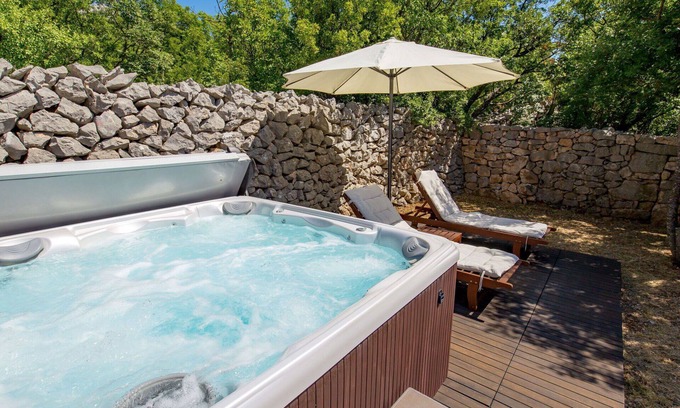 Donja Klada House | Stunning private villa for 6 people with A/C, hot tub, WIFI, TV, terrace, pets allowed and parking