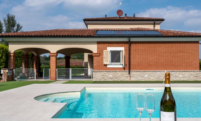 Settime House | Stunning private villa for 11 people with WIFI, private pool, A/C, TV and terrace