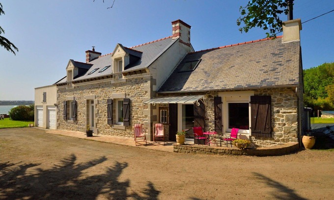 Cotes d'Armor House | Stunning private villa for 6 guests with WIFI, TV and terrace