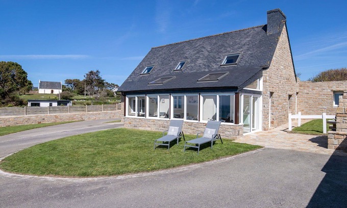 Plouarzel House | Stunning private villa for 8 guests with WIFI, TV, terrace and pets allowed