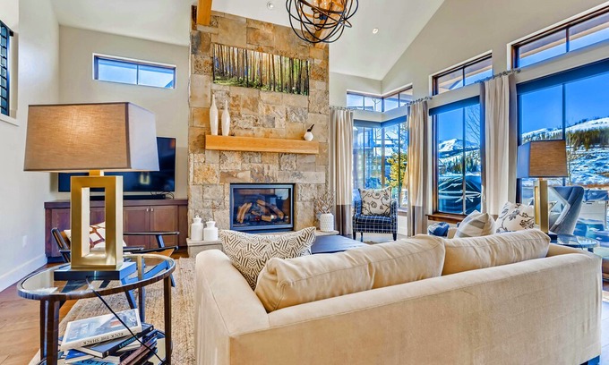 Fairmount On The River House | Stunning retreat on the shores of the Blue River, minutes from Breckenridge