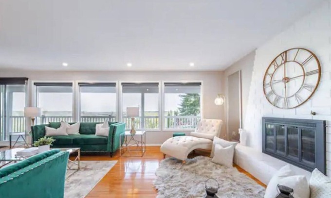 West Edmonton House | Stunning River View Home, King Bed, Golf, Firepit