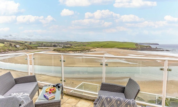 Bigbury-on-Sea Apartment | Stunning sea views, beach access, Bigbury on Sea