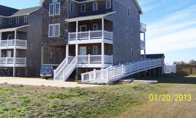 Waves Cottage | Stunning Soundfront Retreat