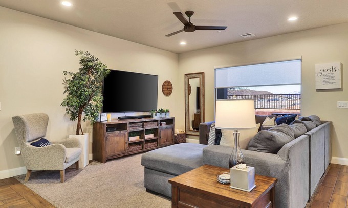Hurricane House | Stunning Townhome in Zion Village with private hot tub and lazy river