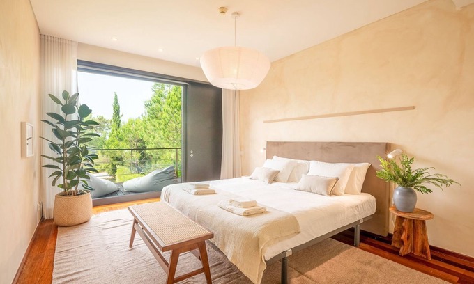 Carvalhal House | Stunning Tróia II by LovelyStay