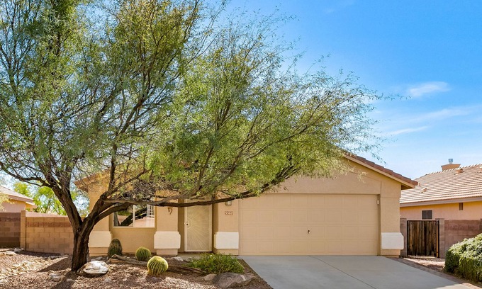 Dove Mountain House | Stunning Vacation Home - Trails, Golf & Dining!