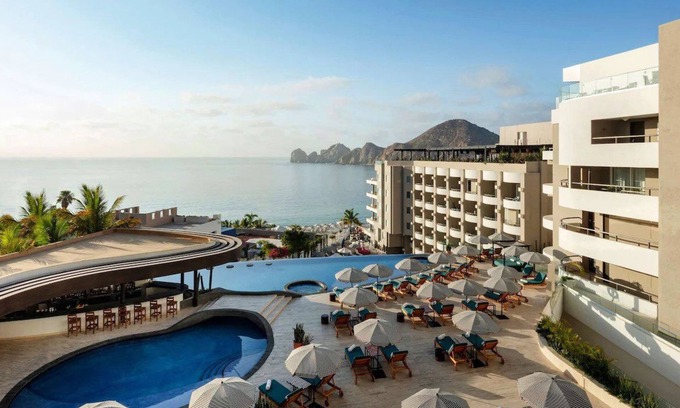 El Medano Ejidal Apartment | Stunning Views of Coastline! Beachfront, Swimming Pools, Spa, Free Parking!