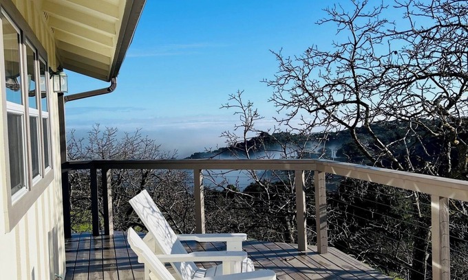 Templeton Cottage | Stunning views of wine country - charming 2-bedroom cottage in Templeton.