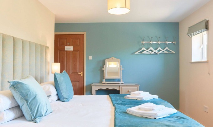 Dalbury Lees House | Stunning villa for 14 guests with WIFI and TV