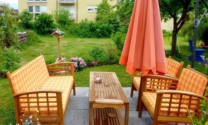 Huefingen House | Stunning villa for 6 people with WIFI, TV, patio and pets allowed