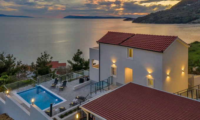 Drasnice Villa | Stunning Villa in Drašnice with Private Pool