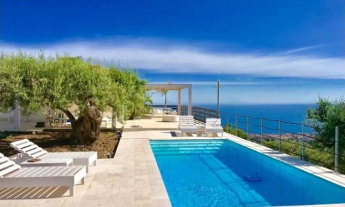 Pollina Villa | Stunning Villa Private Pool and Sea Views Minutes frm Cefalù & Beautiful Beaches