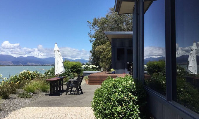 Mapua House | Stunning water front executive home Mapua Channel