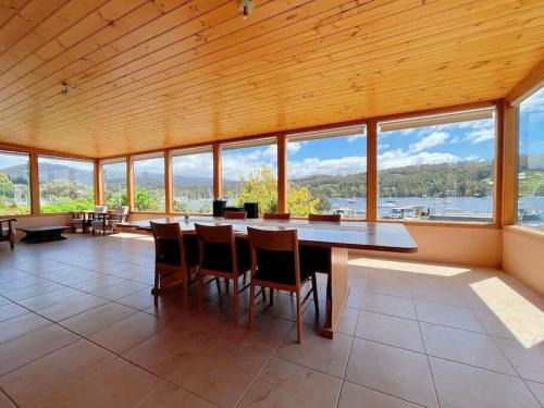 Kettering House | Stunning Water front view House at Kettering