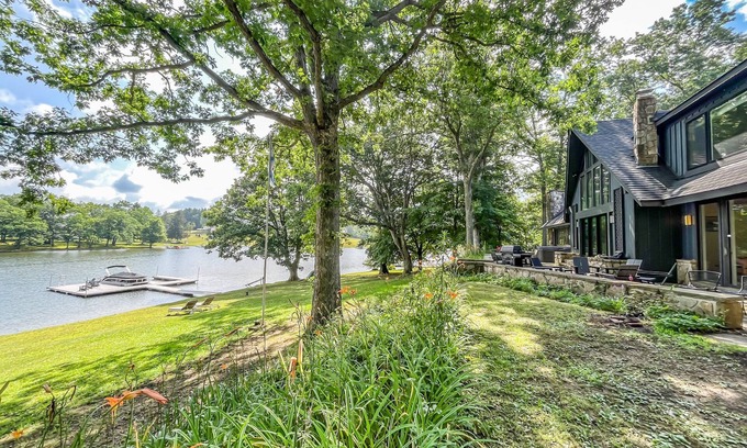 Oakland House | Stunningly Beautiful Lakefront at this Newly Renovated Home!