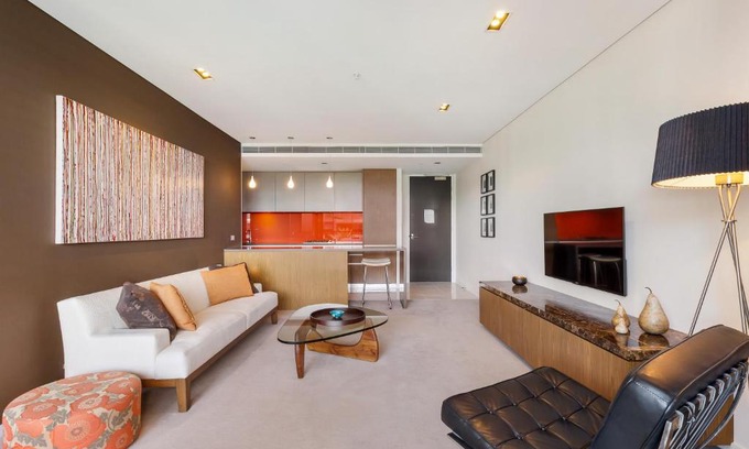 Camperdown Apartment | Stylish 1 bdrm Camperdown - Car park, Gym & Pool