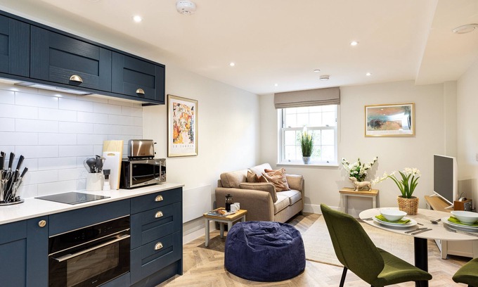 Stoney Middleton Apartment | Stylish 1 bedroom 1st floor apartment in the historic village of Stoney Middleton