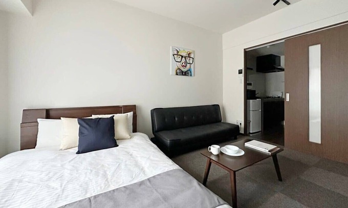 Hiroshima City Centre Apartment | Stylish 1 BR Apt near City Centre for 3Ppl