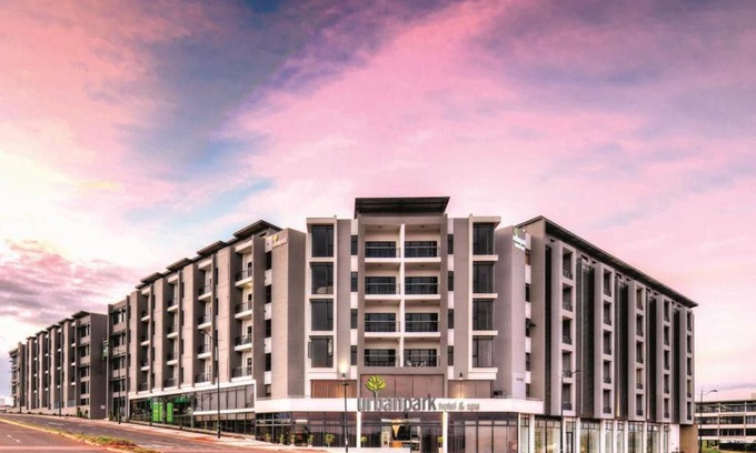 Umhlanga Apartment | Stylish 2-bed in Urban Park, Umhlanga