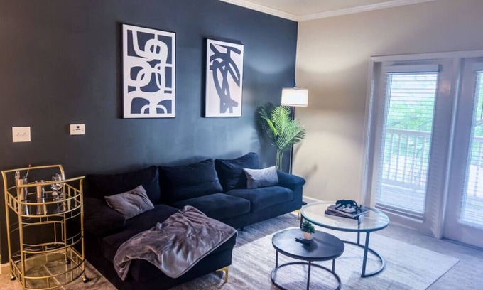 Executive Park Apartment | Stylish 2 King BR Suite—Mins to