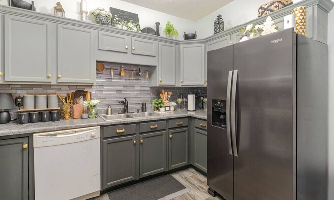 Clarksville Condo | Stylish 2BR Townhome w/Garage & Patio | Perfect for Stays or Assignments