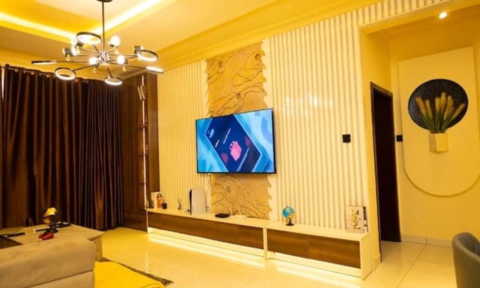 Ofin Apartment | Stylish 3-Bedroom Apartment w/PS5