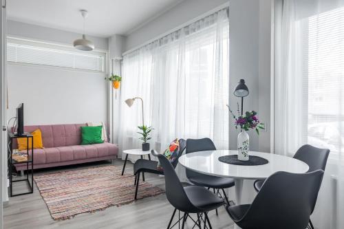 Lahti Apartment | Stylish 47m2 Studio with Private Entrance